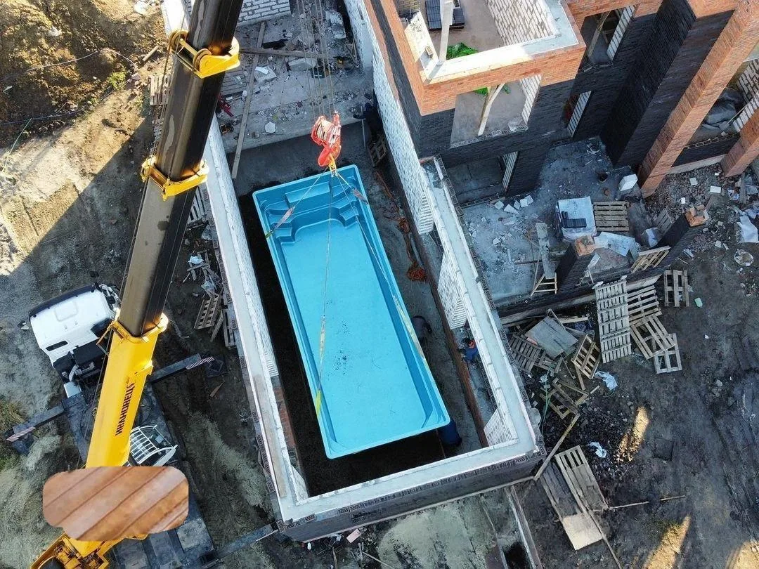 Laguna 9 — зона отдыха у бассейна в Омске